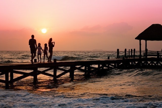 Family-Beach-Time