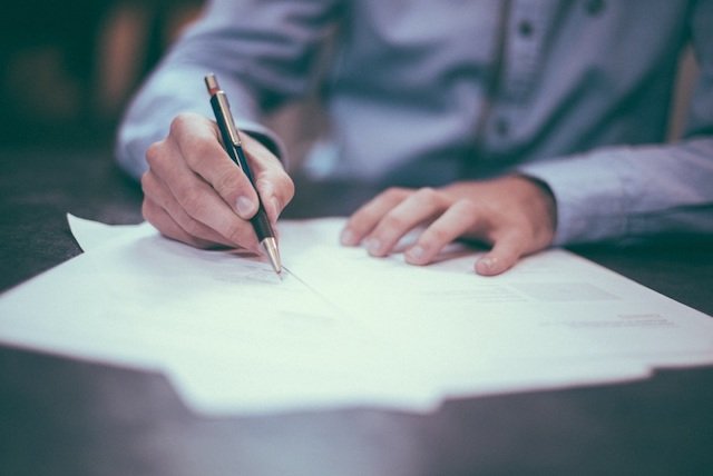Contract-Signing